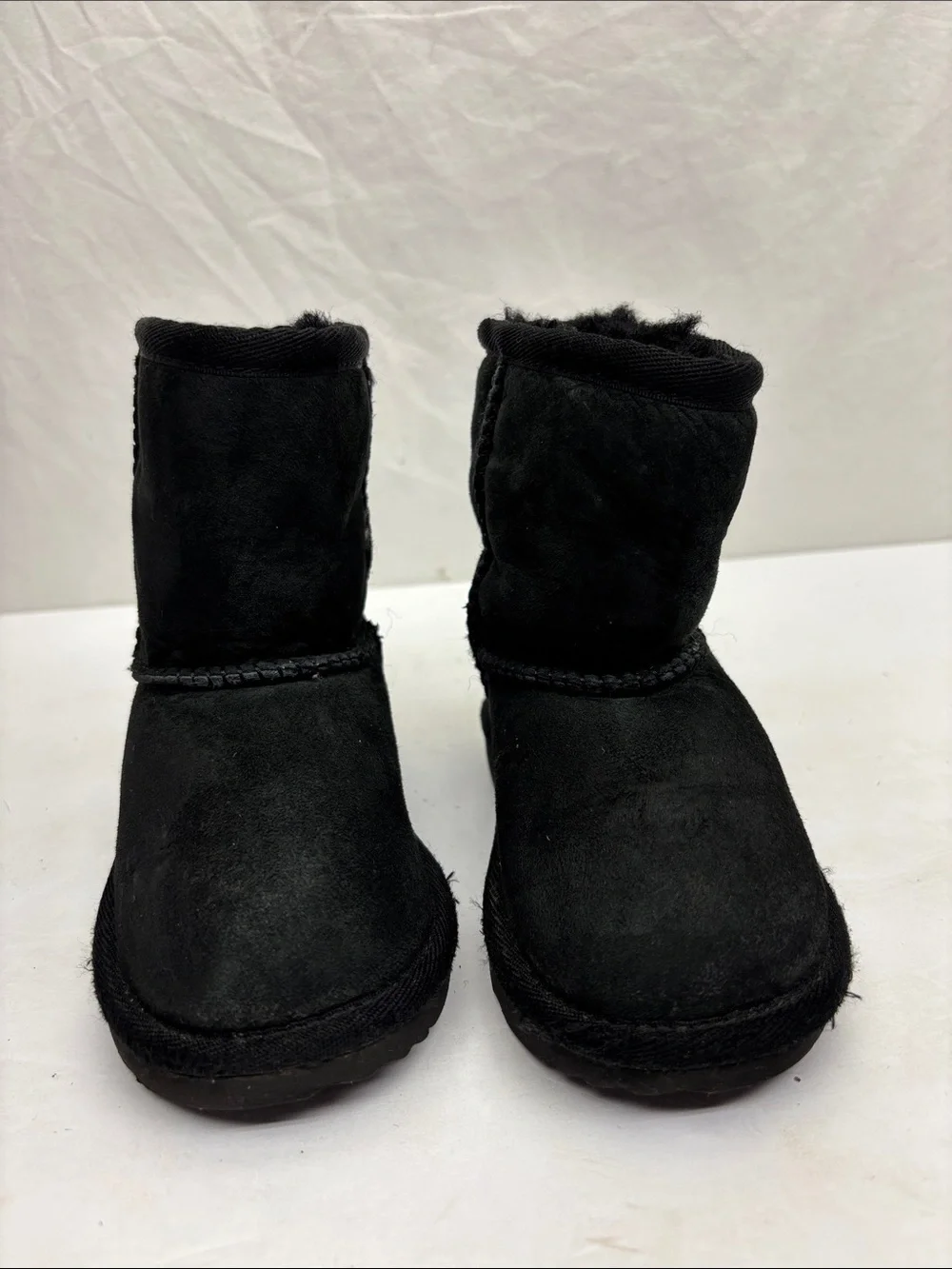 UGG Classic short boots for baby size 6, box 72